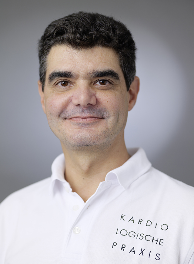 Dr. Med. DANIEL FERREIRA MACHADO